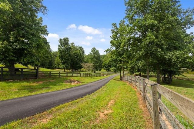 7945 Reinhardt College Parkway, Waleska, GA 30183