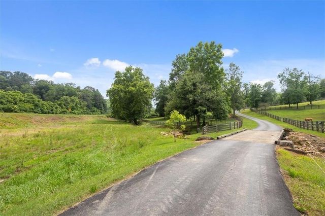 7945 Reinhardt College Parkway, Waleska, GA 30183