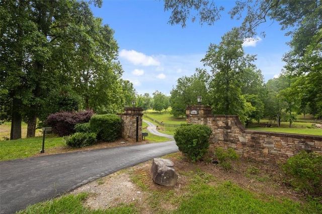 7945 Reinhardt College Parkway, Waleska, GA 30183