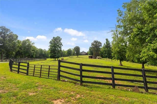 7945 Reinhardt College Parkway, Waleska, GA 30183