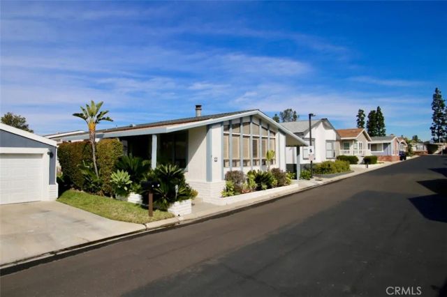 23301 Ridge Route 47, Laguna Hills, CA 92653