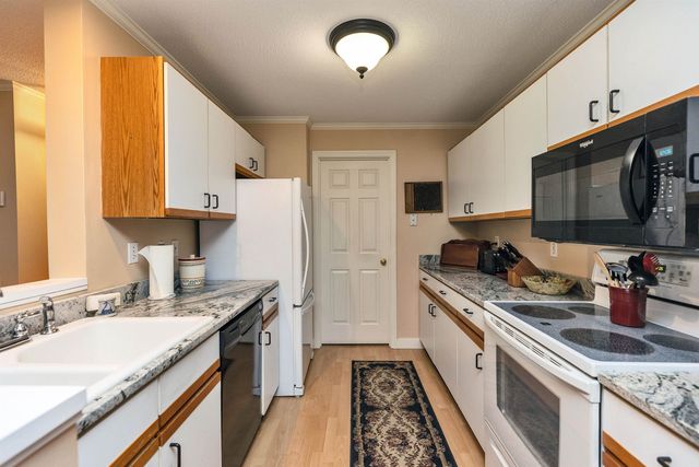 39 Windsor Ct Unit B, Keene, NH 03431