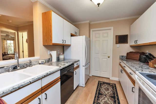 39 Windsor Ct Unit B, Keene, NH 03431