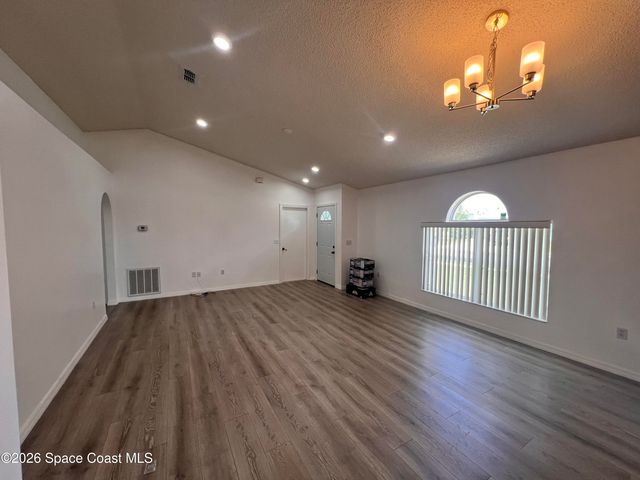 2126 Redwood Circle NE, Palm Bay, FL 32905