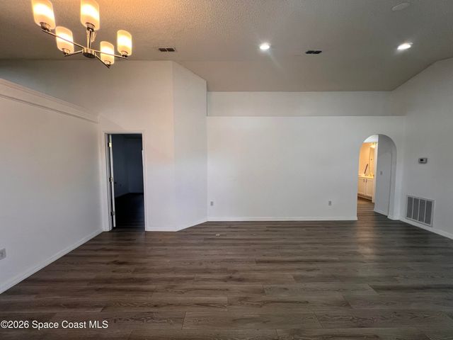 2126 Redwood Circle NE, Palm Bay, FL 32905
