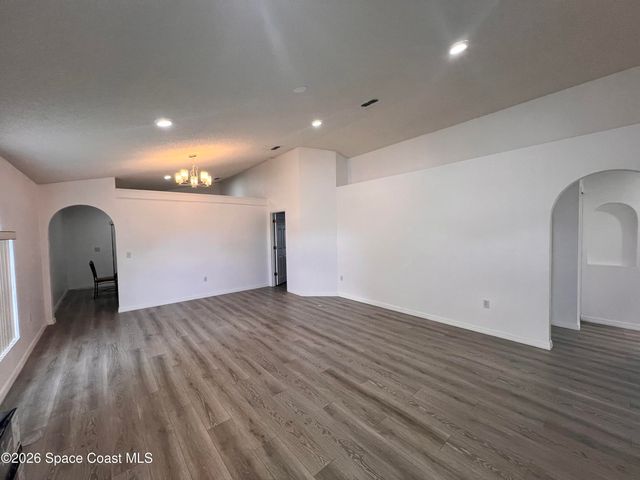2126 Redwood Circle NE, Palm Bay, FL 32905