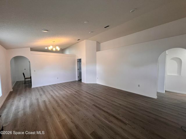 2126 Redwood Circle NE, Palm Bay, FL 32905