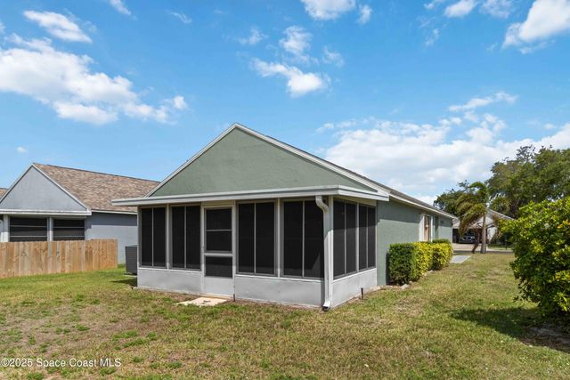 2126 Redwood Circle NE, Palm Bay, FL 32905