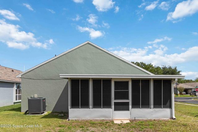 2126 Redwood Circle NE, Palm Bay, FL 32905