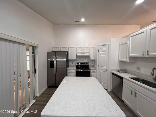 2126 Redwood Circle NE, Palm Bay, FL 32905