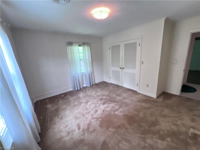 904 Blackstone Circle, Thomasville, NC 27360