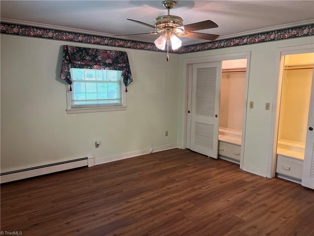 904 Blackstone Circle, Thomasville, NC 27360