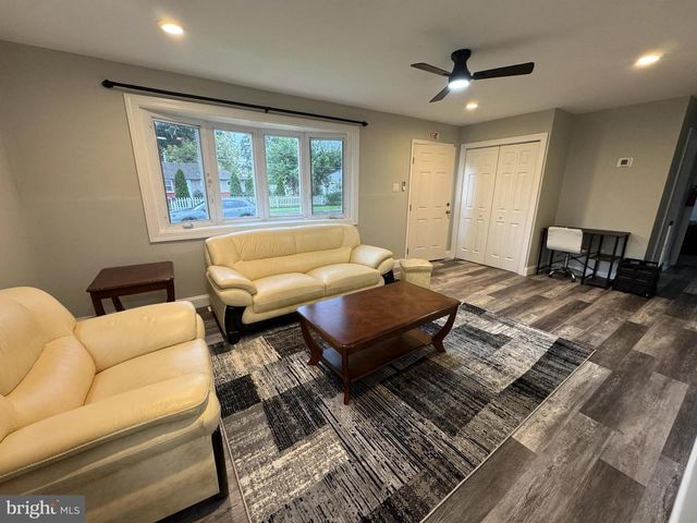 901 SPENCER DR, Croydon, PA 19021