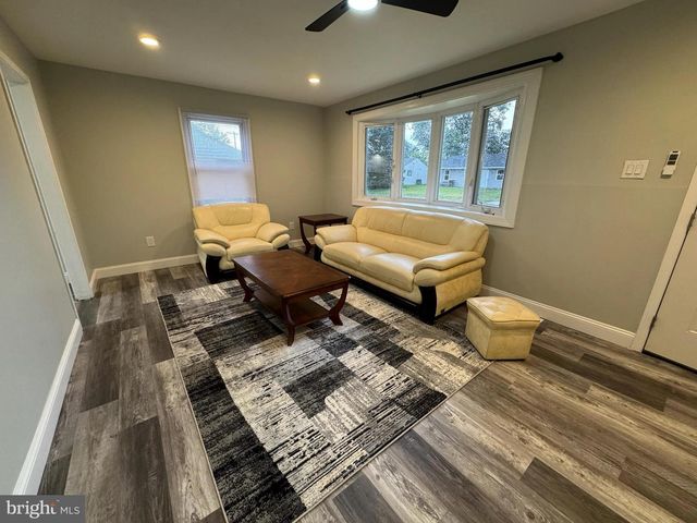 901 SPENCER DR, Croydon, PA 19021