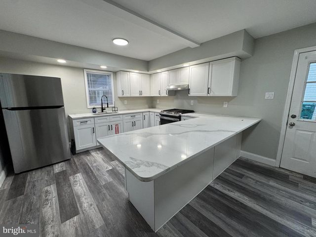 901 SPENCER DR, Croydon, PA 19021