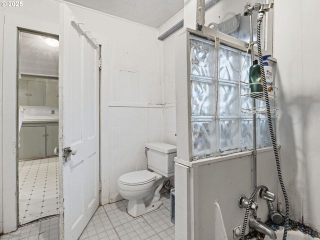 731 11TH Ave, Seaside, OR 97138