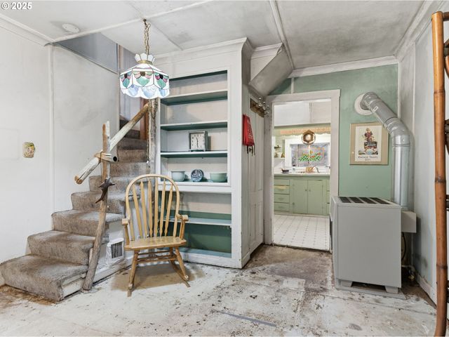 731 11TH Ave, Seaside, OR 97138