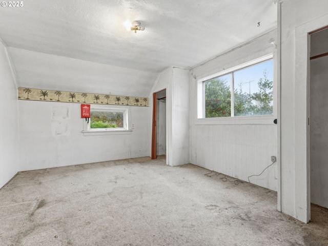 731 11TH Ave, Seaside, OR 97138