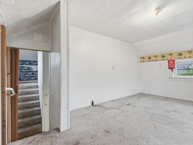 731 11TH Ave, Seaside, OR 97138