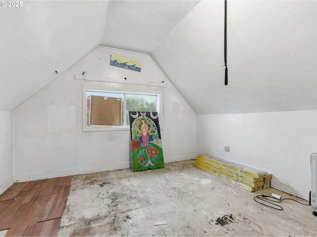 731 11TH Ave, Seaside, OR 97138