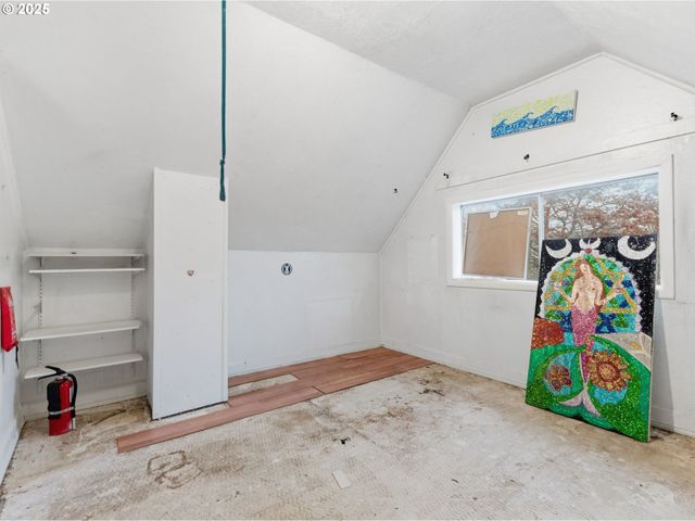 731 11TH Ave, Seaside, OR 97138