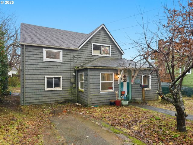 731 11TH Ave, Seaside, OR 97138