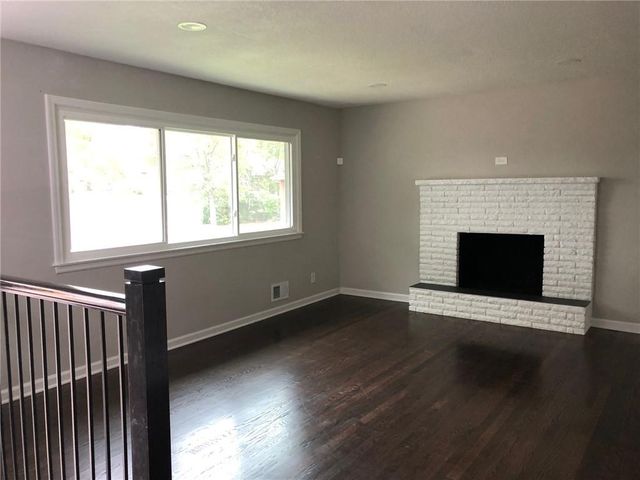 908 SW 14th Street Terrace, Blue Springs, MO 64015