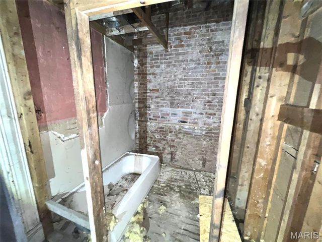 2205 Osage Street, St Louis, MO 63118