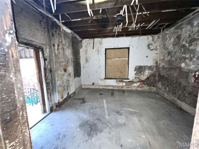 2205 Osage Street, St Louis, MO 63118