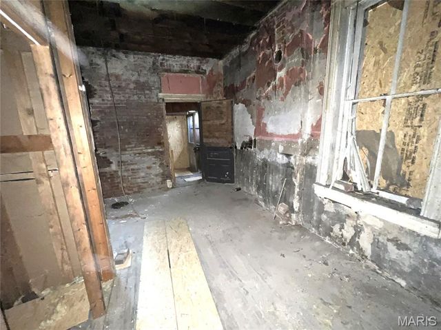 2205 Osage Street, St Louis, MO 63118