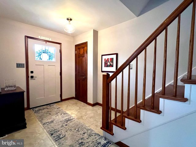 50 FAIRWAY DR, Camp Hill, PA 17011