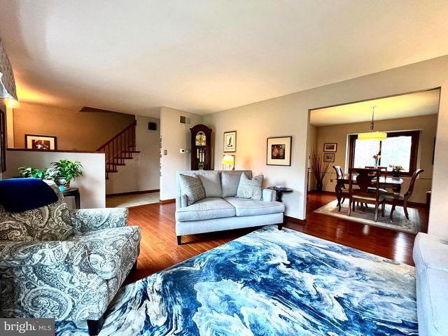 50 FAIRWAY DR, Camp Hill, PA 17011