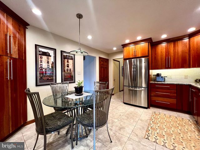 50 FAIRWAY DR, Camp Hill, PA 17011