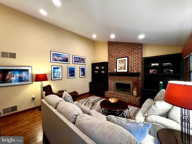 50 FAIRWAY DR, Camp Hill, PA 17011