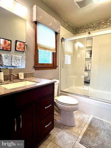 50 FAIRWAY DR, Camp Hill, PA 17011