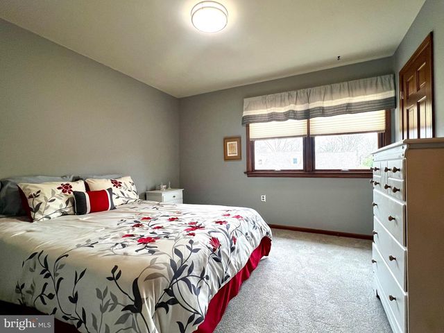 50 FAIRWAY DR, Camp Hill, PA 17011