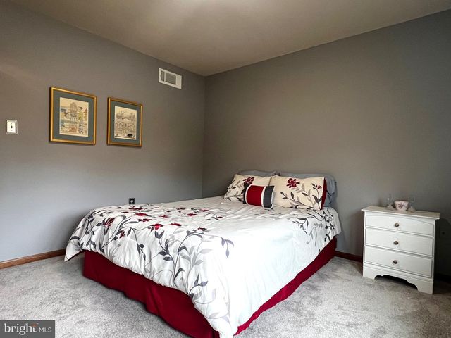 50 FAIRWAY DR, Camp Hill, PA 17011