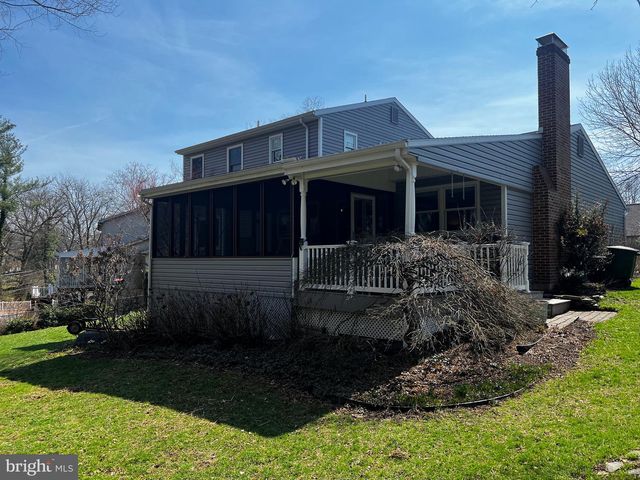 50 FAIRWAY DR, Camp Hill, PA 17011