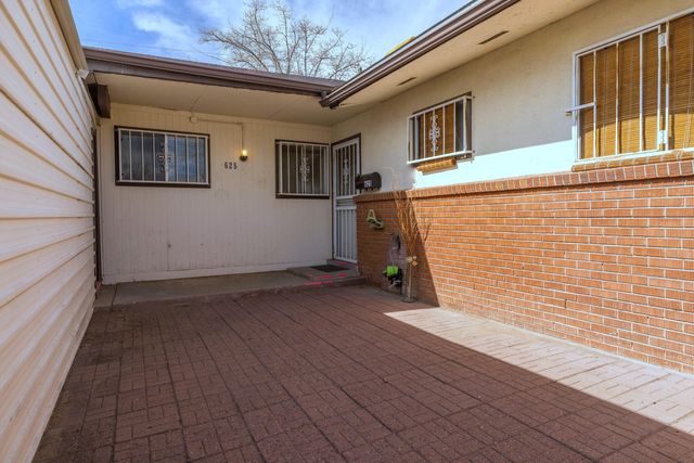 625 Grace Street NE, Albuquerque, NM 87123