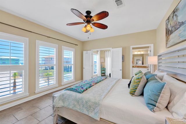 6760 Sea Shell Dr, Gulf Shores, AL 36542