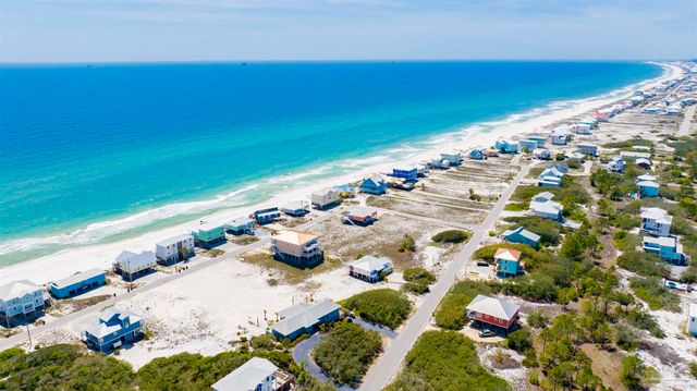 6760 Sea Shell Dr, Gulf Shores, AL 36542