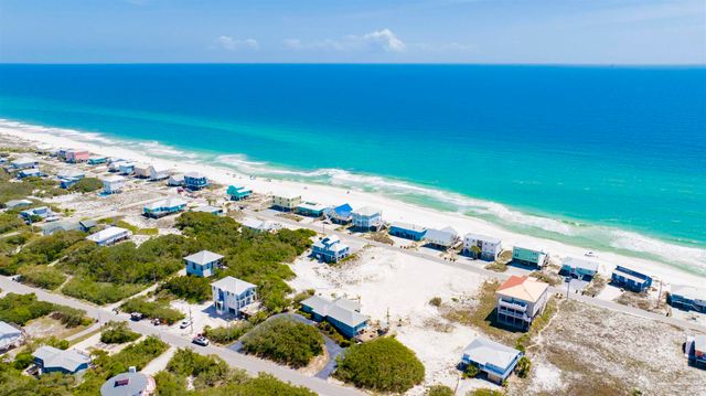 6760 Sea Shell Dr, Gulf Shores, AL 36542