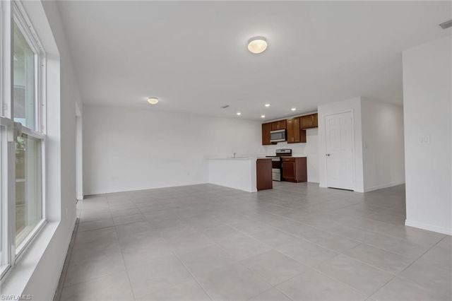 414 NW 13th TER, Cape Coral, FL 33993