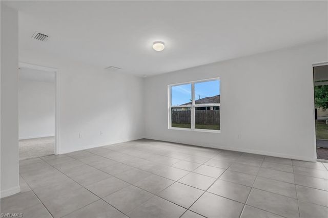 414 NW 13th TER, Cape Coral, FL 33993