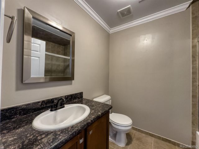53274 Providence Drive W, Shelby Charter Township, MI 48316