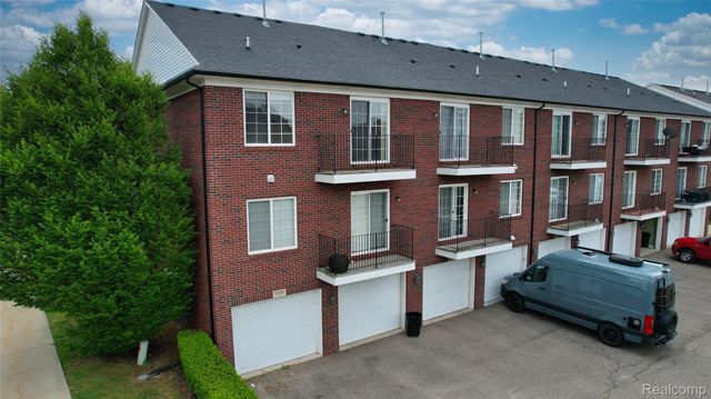 53274 Providence Drive W, Shelby Charter Township, MI 48316