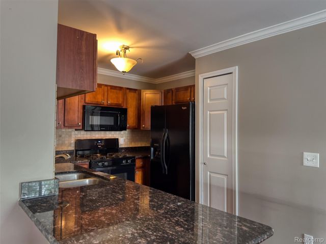 53274 Providence Drive W, Shelby Charter Township, MI 48316