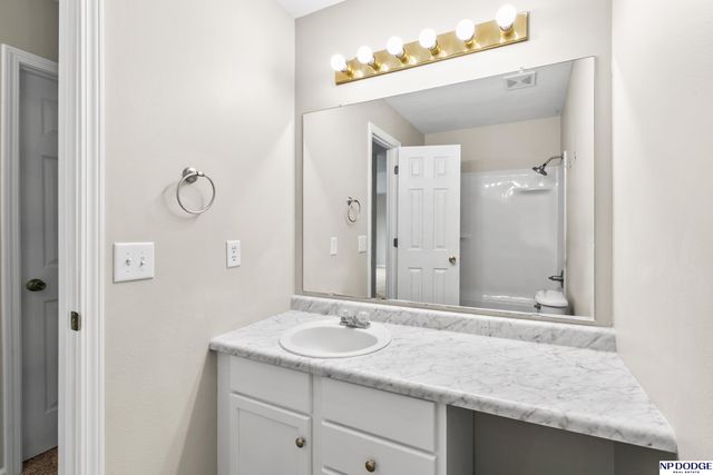 10802 S 17th Street, Bellevue, NE 68123