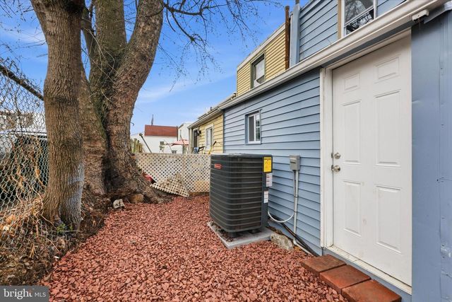 1335 GREEN ST, Marcus Hook, PA 19061