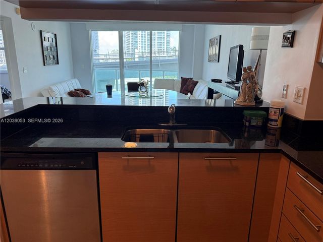 31 SE 5th Street 705, Miami, FL 33131